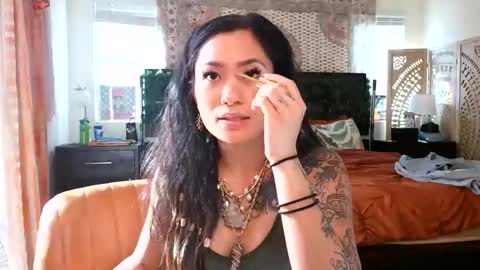 lovelyxmacii online show from February 2026 09:11:01 PM