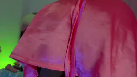 L O V E  online show from March 2025 11:36:02 AM