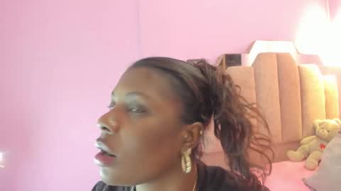 L O V E  online show from October 2025 11:51:02 AM