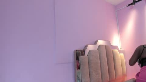 L O V E  online show from October 2025 11:42:02 AM