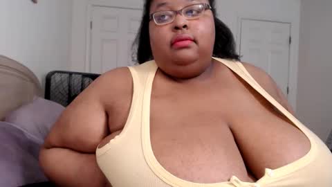 Snapshot of loves_aura chatting on February 2026 01:01:02 AM Alyson online show from February 2026 01:01:02 AM