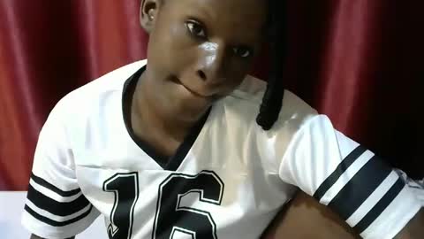 Snapshot of loveslut_ chatting on October 2025 07:16:01 PM loveslut_ online show from October 2025 07:16:01 PM