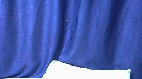 Snapshot of loveslut_ chatting on November 2025 07:52:01 AM loveslut_ online show from November 2025 07:52:01 AM