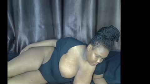 loveytiana online show from December 2025 12:31:02 AM