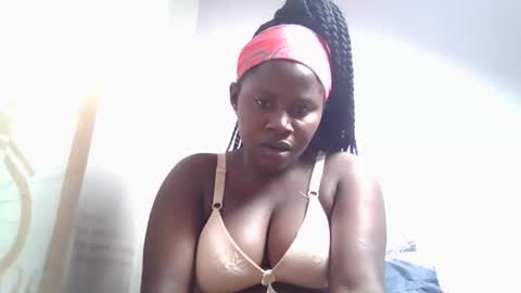 lovie_paula online show from October 2025 07:31:01 AM