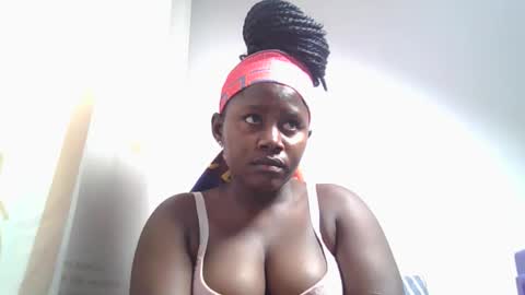 lovie_paula online show from October 2025 02:12:01 PM