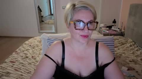 luana online show from December 2025 08:23:01 AM