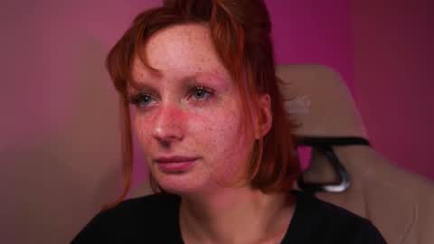 Snapshot of lubafox chatting on November 2025 07:01:02 PM Luba online show from November 2025 07:01:02 PM