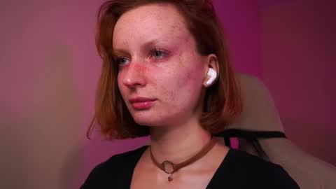 Snapshot of lubafox chatting on November 2025 06:45:01 PM Luba online show from November 2025 06:45:01 PM