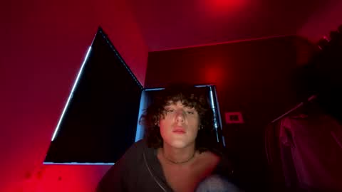 luca20y_ online show from May 2026 09:38:01 PM
