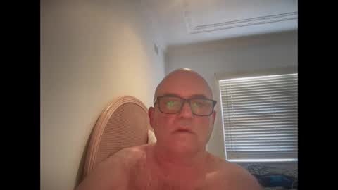 lucas10004 online show from December 2024 01:32:02 AM