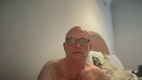 lucas10004 online show from December 2024 01:58:02 AM