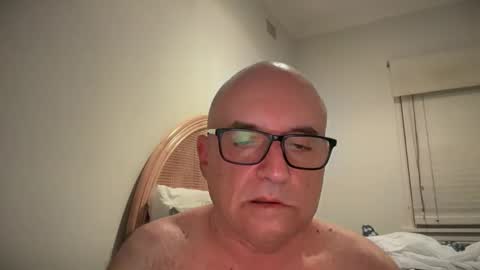 lucas10004 online show from February 2025 12:00:02 PM