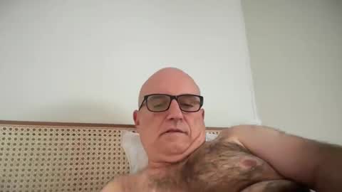 lucas10004 online show from October 2025 05:18:01 AM