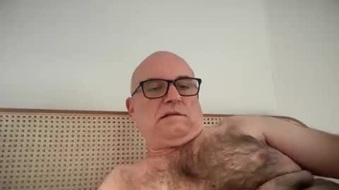 lucas10004 online show from October 2025 01:53:02 AM