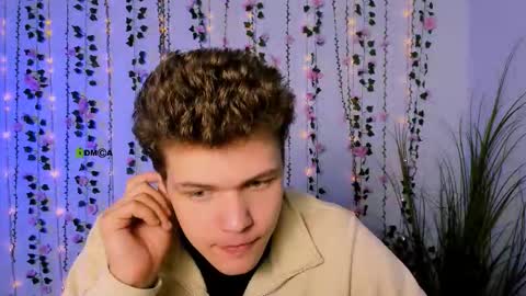 Snapshot of lucas_long_ chatting on September 2025 05:09:02 AM lucas_long_ online show from September 2025 05:09:02 AM