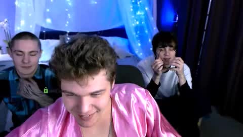 Snapshot of lucas_long_ chatting on November 2025 10:28:02 AM lucas_long_ online show from November 2025 10:28:02 AM