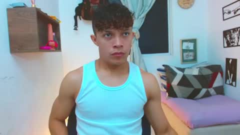 Lucas Luxx online show from September 2025 01:34:01 PM