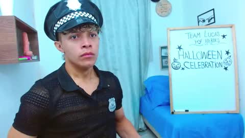 Lucas Luxx online show from October 2025 02:42:02 PM