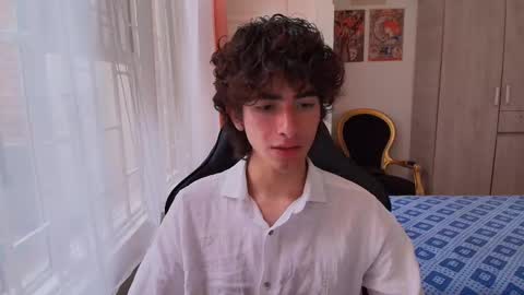 lucas_xo online show from October 2025 07:36:02 PM