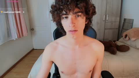 lucas_xo online show from December 2025 09:32:02 PM