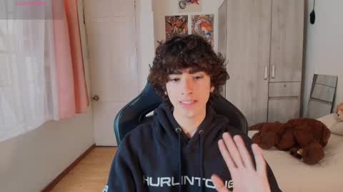 lucas_xo online show from December 2025 09:01:01 PM