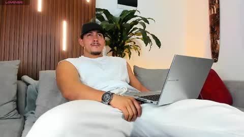 LUCA SANTOS online show from June 2026 05:12:01 AM