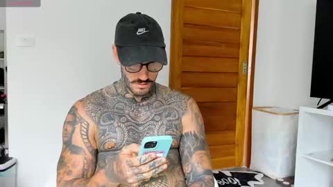 lucasexclusive online show from October 2025 07:17:01 AM