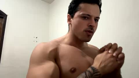 Snapshot of lucasfit24 chatting on January 2025 07:38:01 PM lucasfit24 online show from January 2025 07:38:01 PM