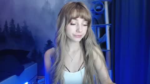 Snapshot of luciacam20 chatting on December 2024 07:29:01 AM Lucy online show from December 2024 07:29:01 AM