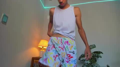 Snapshot of lucian_davii chatting on April 2026 02:15:01 PM Pirulo online show from April 2026 02:15:01 PM