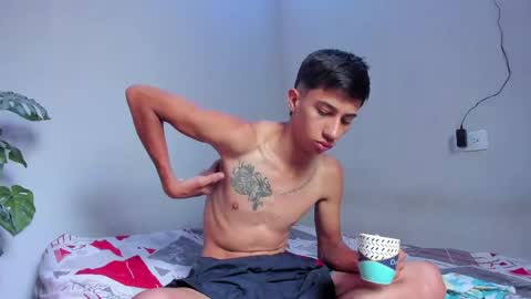 Snapshot of lucian_davii chatting on May 2026 12:46:01 PM Pirulo online show from May 2026 12:46:01 PM