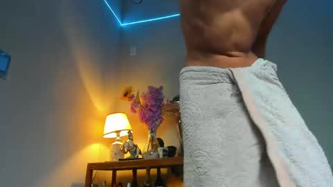 Snapshot of lucian_davii chatting on May 2026 11:49:02 AM Pirulo online show from May 2026 11:49:02 AM