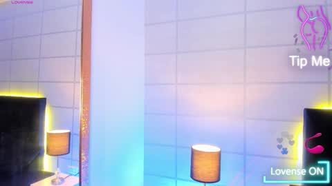 Snapshot of luciana_blush chatting on November 2025 04:18:02 AM lucy online show from November 2025 04:18:02 AM