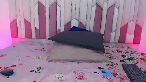 instagram luciana417  online show from September 2025 03:22:01 AM