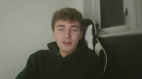 Snapshot of luciancrowe chatting on January 2025 05:28:02 PM Lucian online show from January 2025 05:28:02 PM