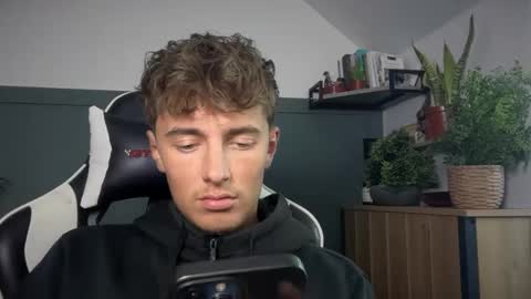 Snapshot of luciancrowe chatting on September 2025 04:41:02 PM Lucian online show from September 2025 04:41:02 PM