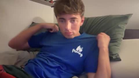 Snapshot of luciancrowe chatting on October 2025 08:00:02 PM Lucian online show from October 2025 08:00:02 PM