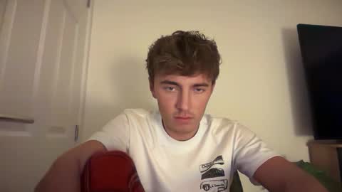 Snapshot of luciancrowe chatting on November 2025 06:19:01 PM Lucian online show from November 2025 06:19:01 PM