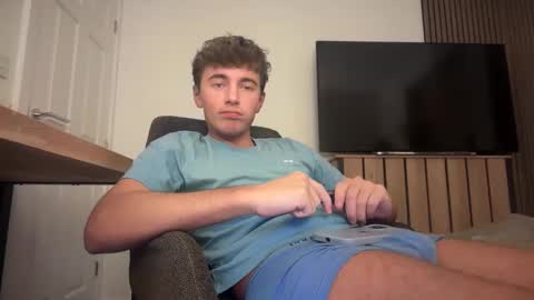 Snapshot of luciancrowe chatting on November 2025 12:31:02 AM Lucian online show from November 2025 12:31:02 AM