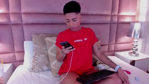  lucia wallace  online show from February 2025 02:50:02 AM