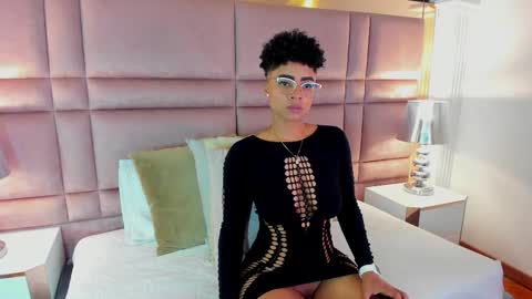  lucia wallace  online show from September 2025 10:43:01 PM