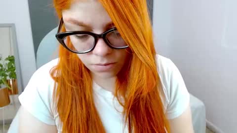 Snapshot of lucie_nicolls chatting on December 2024 09:50:01 PM Lucie   online show from December 2024 09:50:01 PM