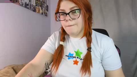 Snapshot of lucie_nicolls chatting on February 2025 07:49:01 PM Lucie   online show from February 2025 07:49:01 PM