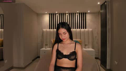 Snapshot of luciemartin_ chatting on March 2026 07:20:02 PM Lucie Martin online show from March 2026 07:20:02 PM