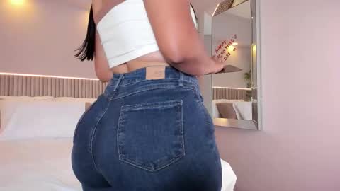 lucie online show from February 2026 05:20:01 PM