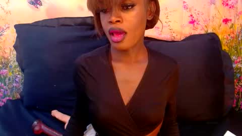 Lucile Carrie online show from June 2026 07:06:02 PM