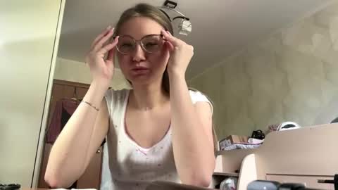 Snapshot of lucindascercy chatting on May 2026 06:21:02 AM Maya online show from May 2026 06:21:02 AM