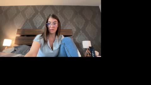 Snapshot of luciousapril chatting on November 2025 05:35:01 PM April online show from November 2025 05:35:01 PM