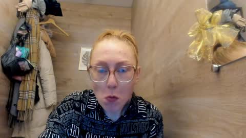 Snapshot of lucky_licky20 chatting on December 2024 04:01:02 AM lucky_licky20 online show from December 2024 04:01:02 AM